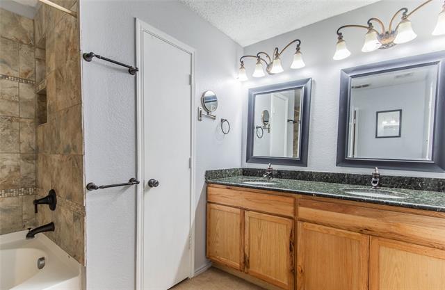 Building Photo - 13808 Canyon Ranch Rd