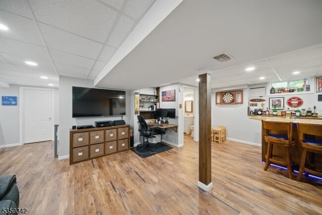 Building Photo - 22 Beaver Brook Ln