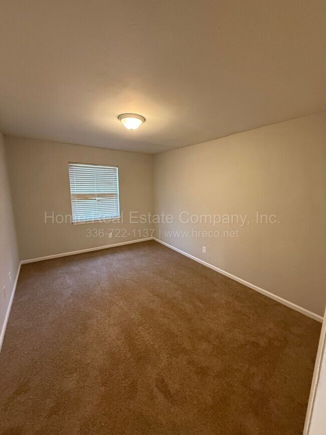 Building Photo - 1025 Carolina Ave NW