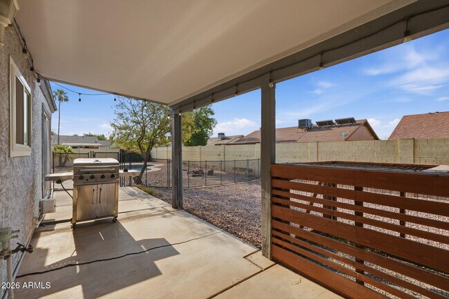 Building Photo - 1735 E Stephens Dr