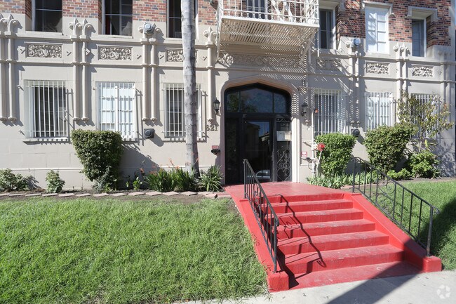 Building Photo - 621 S Dunsmuir Ave