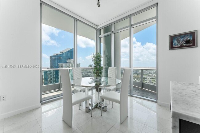 Building Photo - 900 Biscayne Blvd
