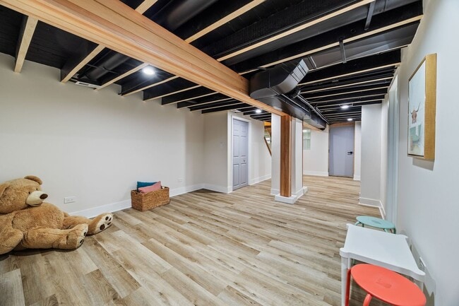 Building Photo - 4143 N Drake Ave