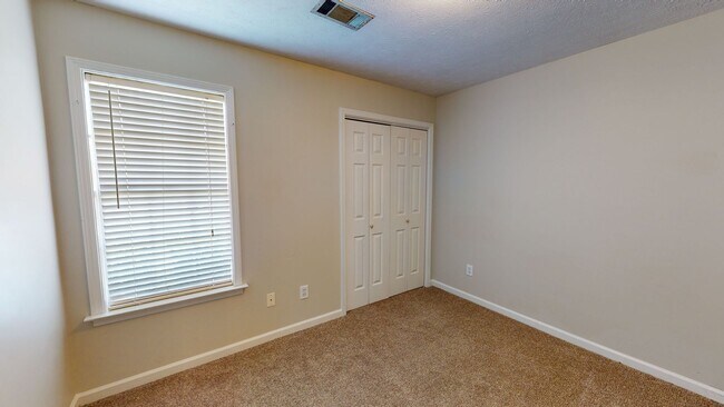 Building Photo - Creampuff in Copperfield!