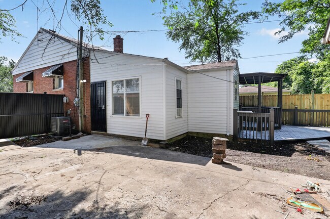 Building Photo - 9722 S Merrion Ave