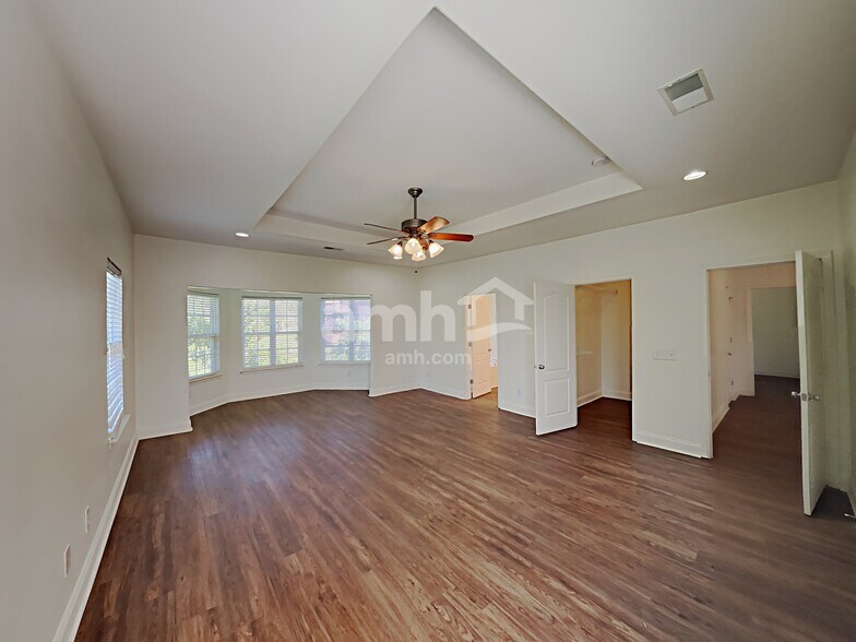 Building Photo - 6713 Autumn Oaks Dr