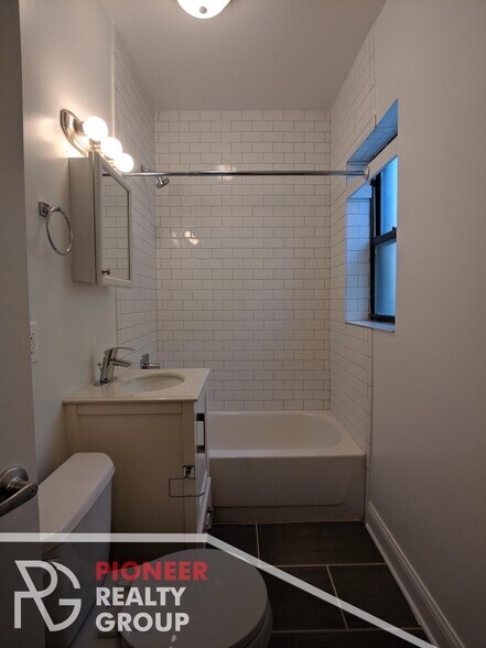 Building Photo - 2648 N Spaulding Ave