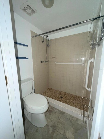 Building Photo - 5920 7th Ave W