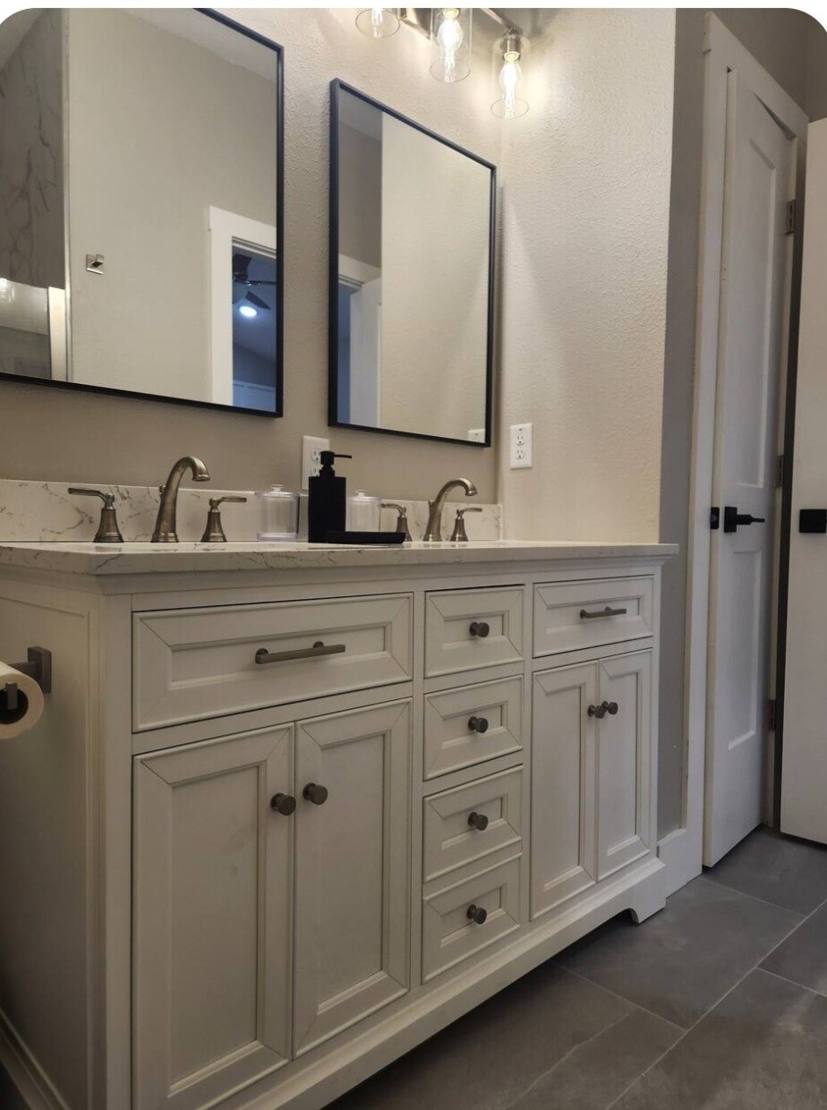 Primary On-suite - 6378 W Flanders Ln