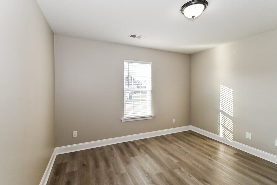 Building Photo - 3677 Dorrie Cir