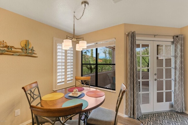 Building Photo - 6655 N Canyon Crest Dr