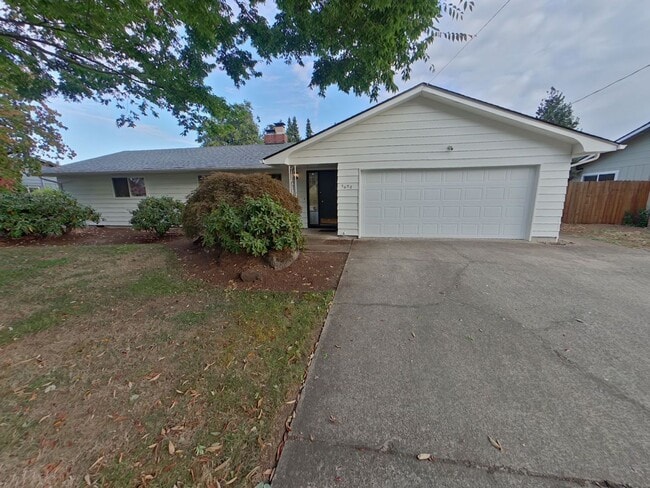 Primary Photo - 3 Bedroom Family Home in the Harlow Street Bridge Area