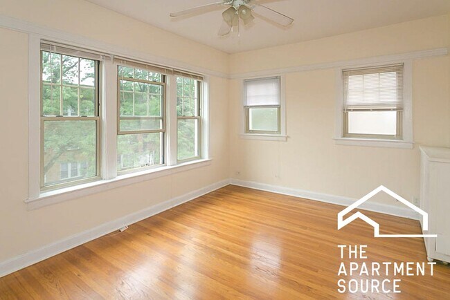 Building Photo - 1916 W Winona St