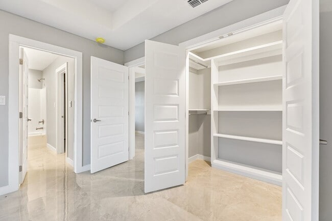 Building Photo - 4 Augusta Dr