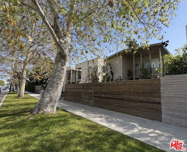 Building Photo - 2607 Abbot Kinney Blvd