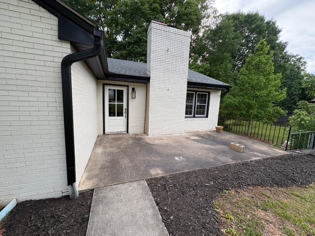Building Photo - 1532 Rivermont Hts Rd