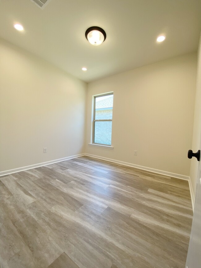 Building Photo - 8326 Rocky Trail Ave