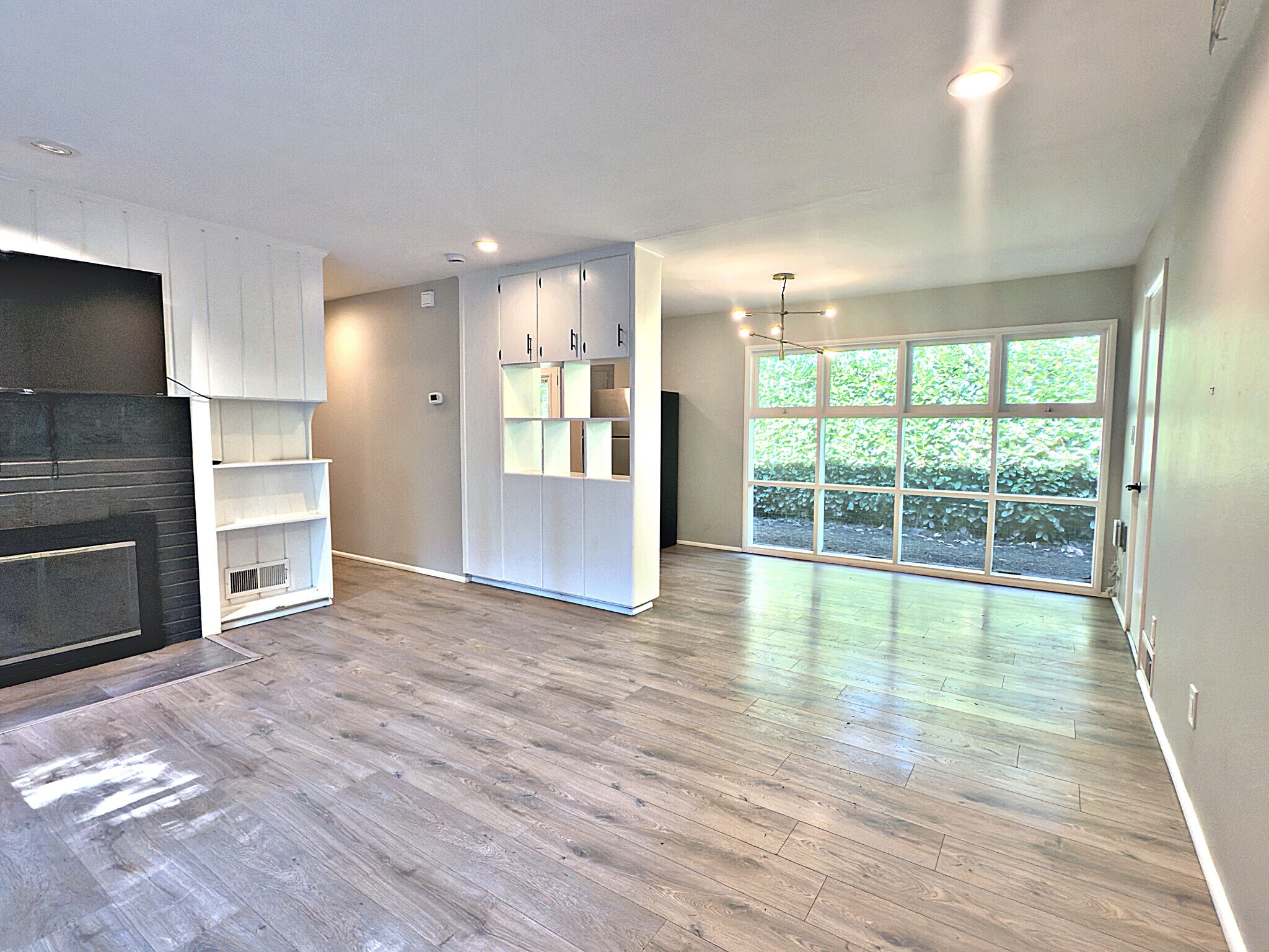 Building Photo - 1111 NE 112th Ave