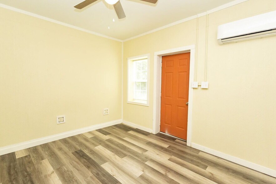 Building Photo - 5640 US-41
