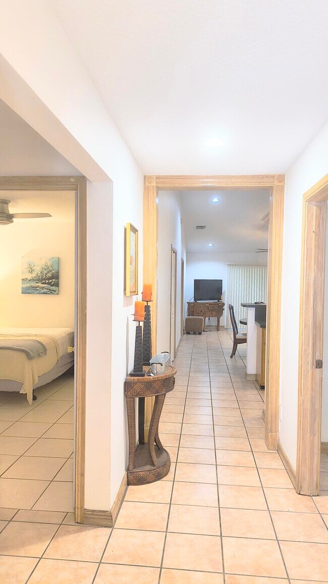 Building Photo - 1236 Block Island Rd