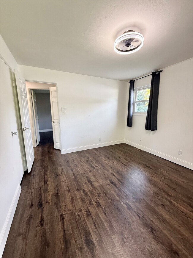 Building Photo - 76 Gatewood Ct