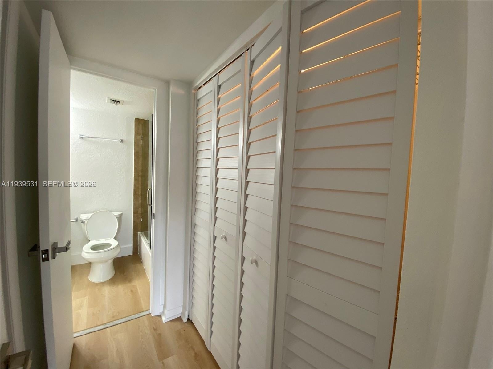 Building Photo - 9350 Fontainebleau Blvd