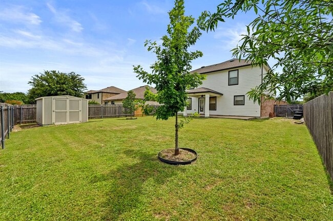 Building Photo - 214 Briarwood Dr