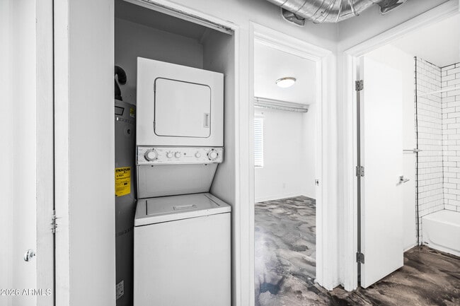 Building Photo - 3601 N 15th Ave