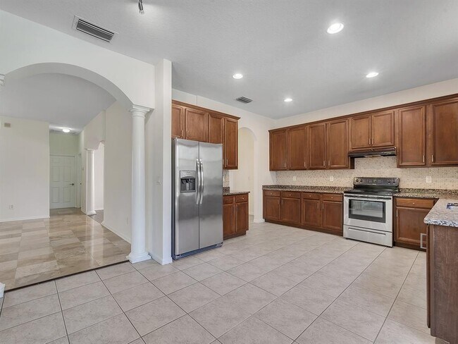 Building Photo - 18022 Maui Isle Dr