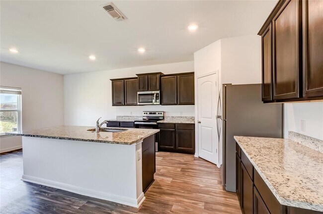 Building Photo - 117 Fairfax Ln
