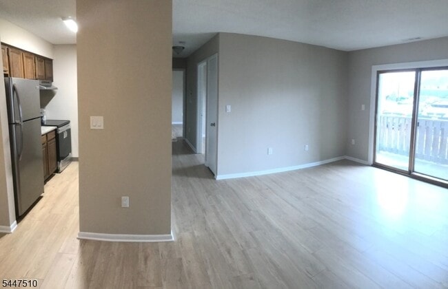 Building Photo - 4811 Ravens Crest Dr