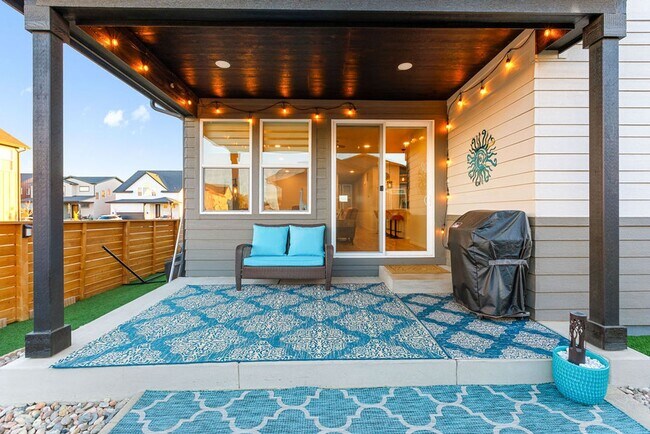 Building Photo - 4 Bedroom, 3 Bathroom 2.8 miles from Old T...