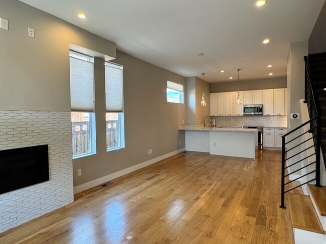Building Photo - 452 Inca St