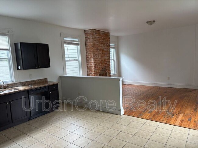 Building Photo - 621 N 31st St