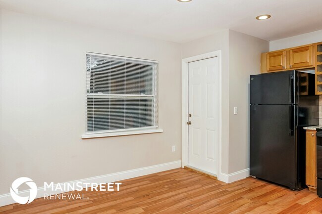 Building Photo - 2036 Walsh Ave SE