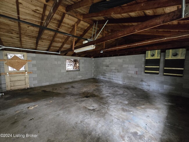 Building Photo - 4515 Lambert Rd