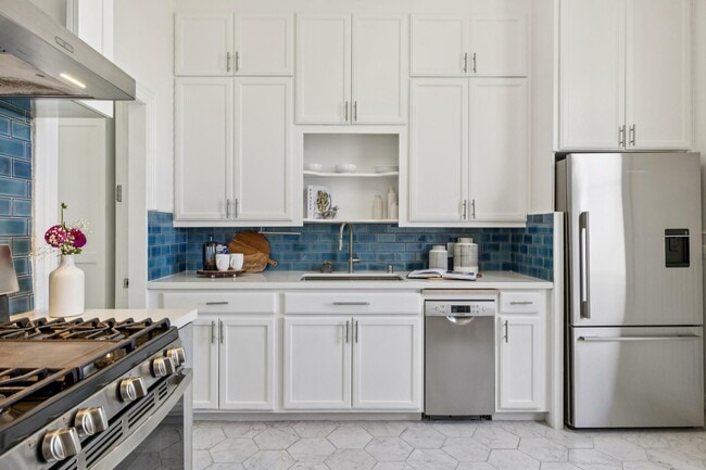 Building Photo - 1161 Church St