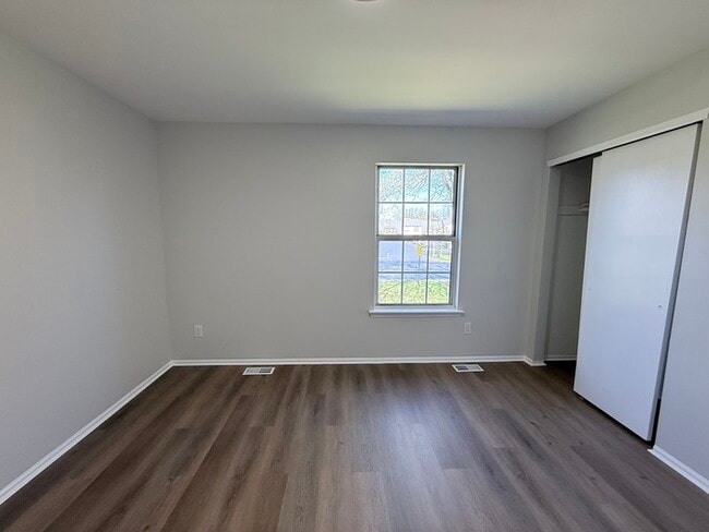 Building Photo - 171 Scobee Ln