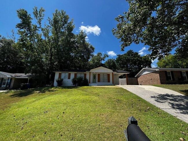 Building Photo - New On the Market!