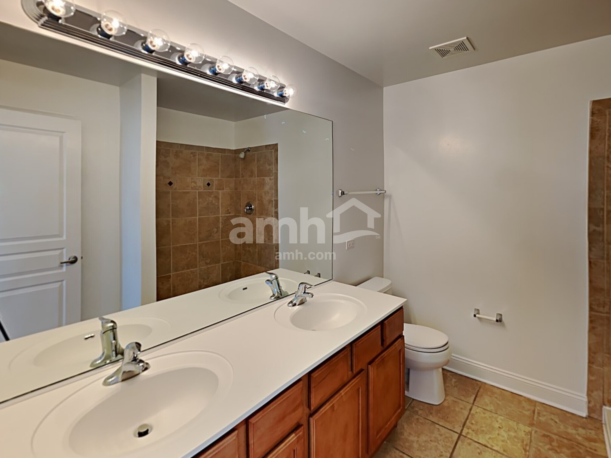 Building Photo - 2449 Emily Ln