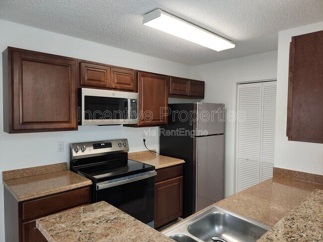 Building Photo - 2260 Cascades Blvd