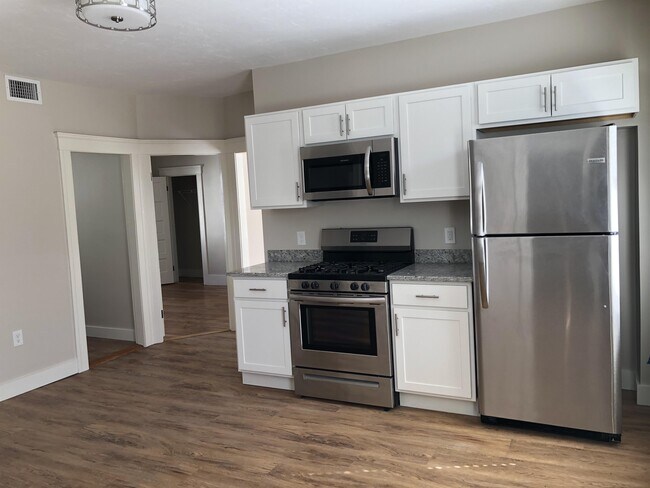 Building Photo - 7 Plantation St