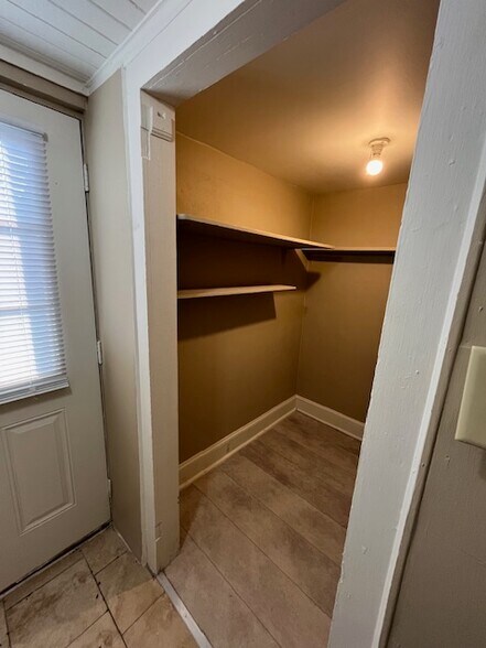 Building Photo - 520 Villa Esta Cir