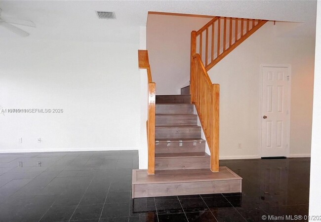 Building Photo - 8331 Vía Serena