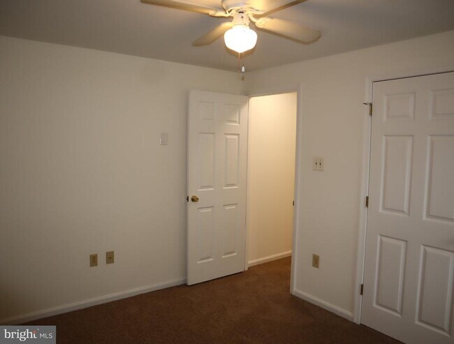 Building Photo - 1108 Middleneck Dr