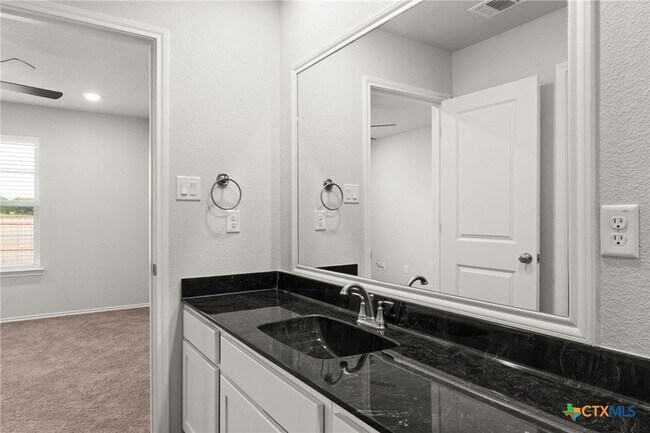 Building Photo - 1218 LEXINGTON Dr