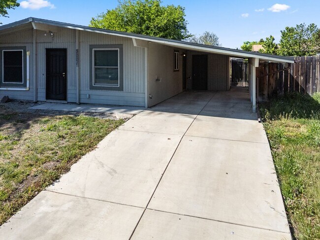Primary Photo - 3003-3003 Juanipero Way