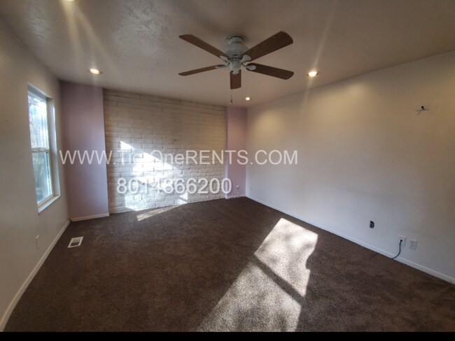 Building Photo - This property offers a NO DEPOSIT option a...
