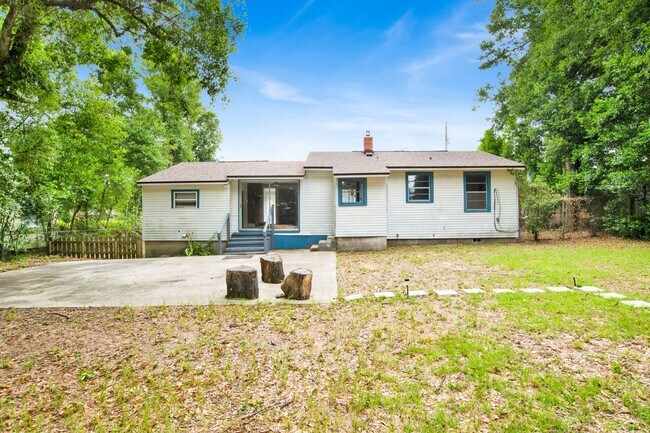 Building Photo - 517 Lakewood Rd