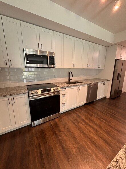 Building Photo - 1941 Fillmore St